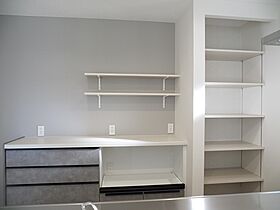 イズミ不動産株式会社の施工事例「守山市古高町 N様邸 広々ランドリールームや書斎のある寝室などこだわりの邸宅」の画像5