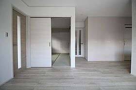 イズミ不動産株式会社の施工事例「近江八幡市 U様邸 多彩なクロスでオンリーワンの住まいを」の画像2