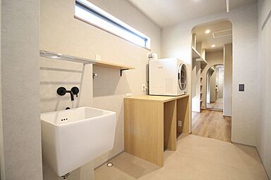 イズミ不動産株式会社 GARDEN HILL HOMEの施工事例「湖南市菩提寺北 K様邸 暮らし易さにこだわり動線が魅力の平屋」の画像2
