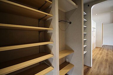 イズミ不動産株式会社 GARDEN HILL HOMEの施工事例「湖南市菩提寺北 K様邸 暮らし易さにこだわり動線が魅力の平屋」の画像6