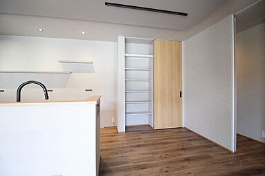 イズミ不動産株式会社 GARDEN HILL HOMEの施工事例「湖南市菩提寺北 K様邸 暮らし易さにこだわり動線が魅力の平屋」の画像7