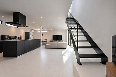 Nishimura Life Designの施工事例「白を基調としたホテルライクな家」の画像1