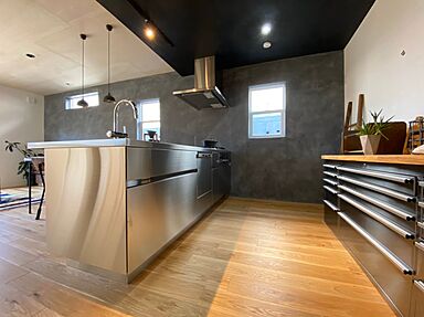 BAUHAUS株式会社の施工事例「すべての素材にこだわったインダストリアルな店舗併用住宅」の画像2