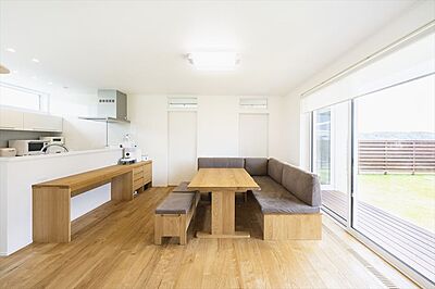 シンプルモダンスタイルのリビング 株式会社スズモクの事例画像