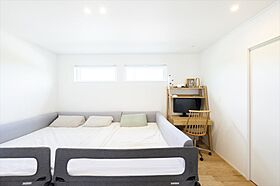 株式会社スズモクの施工事例「白と無垢栗材デザインの平屋」の画像7