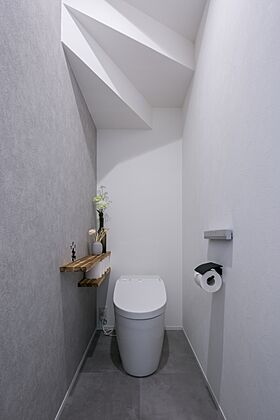 シンプル工務店の施工事例「こだわりタタミコーナーがある黒BOX の家」の画像4