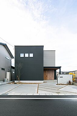 シンプル工務店の施工事例「モダンテイストのシンプルな家」の画像