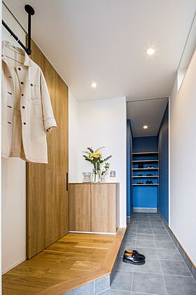 シンプル工務店の施工事例「ネイビー BOX の家」の画像5