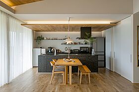 シンプル工務店の施工事例「家族を紡ぐ白いお家」の画像1