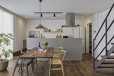 グランハウス一級建築士事務所の施工事例「階段がある平屋」の画像1