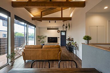 グランハウス一級建築士事務所の施工事例「アウトドア好きの家」の画像2
