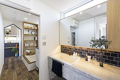 グランハウス一級建築士事務所の施工事例「塩系インダストリアルな家」の画像3