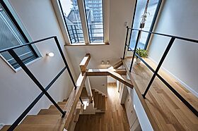 株式会社清栄コーポレーションの施工事例「3階建 狭小住宅でものびのび。梁はキャットウォークに 京都府京都市」の画像6