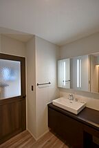 シンプルモダンスタイルの洗面所 奥村開発グループ 奥村建設株式会社の事例画像