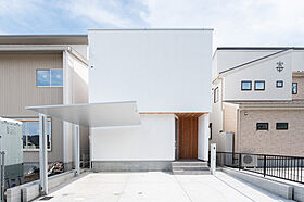 いい家つくる。善匠の施工事例「【33坪/2LDK】白と木のスクエアハウス」のメイン画像