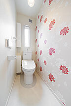 シンプルモダンスタイルのトイレ 株式会社エドケンハウスの事例画像