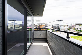 株式会社エドケンハウスの施工事例「柱を見せて広がりのある空間を演出している家」の画像5