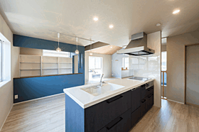 株式会社エドケンハウスの施工事例「ナチュラルモダン(LDK一角に広々とした書斎スペースのある家)」の画像1