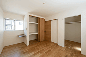 株式会社エドケンハウスの施工事例「ナチュラルモダン(LDK一角に広々とした書斎スペースのある家)」の画像4