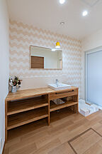 木の家スタイルの洗面所 株式会社ヨネダの事例画像