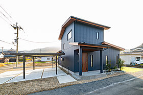 株式会社ヨネダの施工事例「ゆたかな平屋風2階建ての家」の画像1