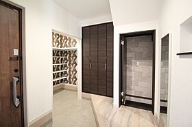 カムカムホームの施工事例「「2階バスルーム★6層の家」ラ・クーヤBOSS-RevolutionL.A.」の画像1