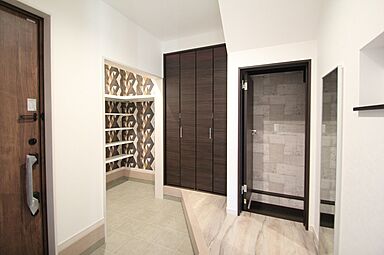 カムカムホームの施工事例「「2階バスルーム★6層の家」ラ・クーヤBOSS-RevolutionL.A.」の画像1