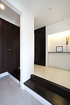 シンプルモダンスタイルの玄関 株式会社A-BESTの事例画像