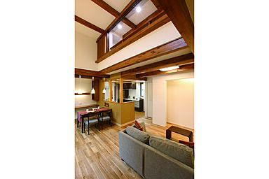 株式会社A-BESTの施工事例「住宅密集地でのプライバシー確保×光と風をとりこむ家」の画像1