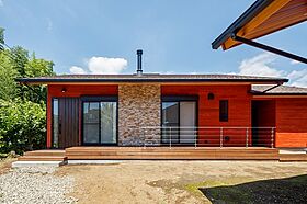 有限会社ワイズプロダクトの施工事例「平屋二棟で叶えたこだわりの二世帯住宅(秦野市)」のメイン画像