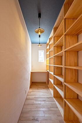 有限会社ワイズプロダクトの施工事例「オレンジの外観が彩る、夫婦で心地よく暮らす平屋(秦野市)」の画像4