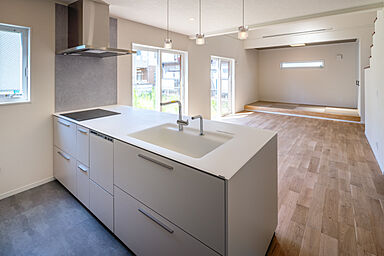 有限会社ワイズプロダクトの施工事例「水平ライン外観と開放的な内観が魅力の半平屋(平塚市)」の画像3