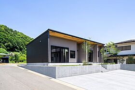 有限会社ワイズプロダクトの施工事例「夫婦のセンスが息づく木質デザインの平屋(伊勢原市)」の画像1