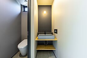 有限会社ワイズプロダクトの施工事例「夫婦のセンスが息づく木質デザインの平屋(伊勢原市)」の画像8