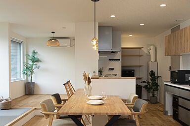 株式会社ウッディークラフト 釧路の施工事例「美感に富んだ、記憶に深く刻まれる家」の画像1