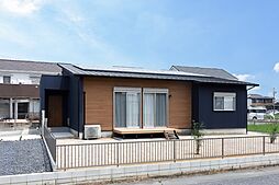 TKプランニング株式会社の施工事例「紺×木目を基調とした平屋」の画像