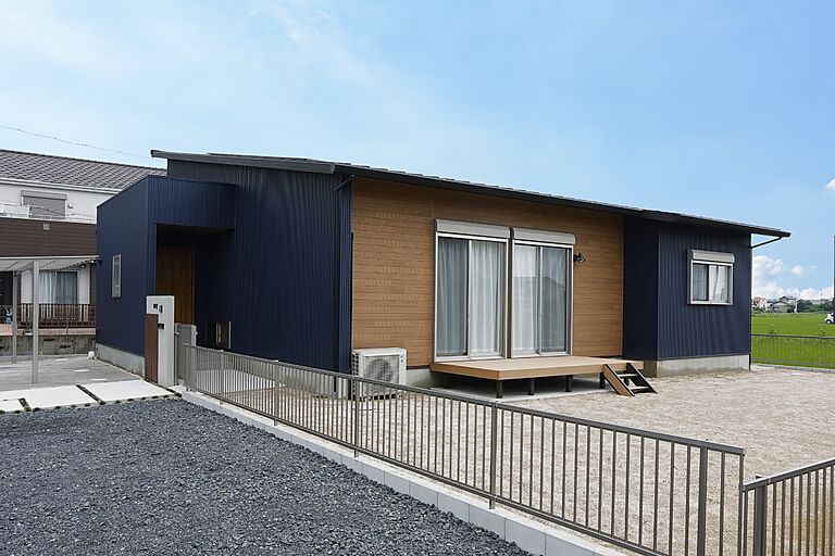 株式会社アッシュホーム「太陽光10.56kw標準搭載~35年で約700万円の経済効果あり!~」の公式画像_外観2