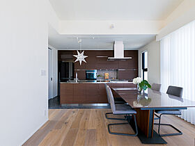 株式会社高翔の施工事例「緑豊かな環境を取り込んで、どこにいても、気持ちのいい生活空間」の画像4