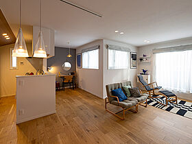 株式会社高翔の施工事例「ハイセンスインテリアを活かす シンプル設計の「おうちギャラリー」」のメイン画像