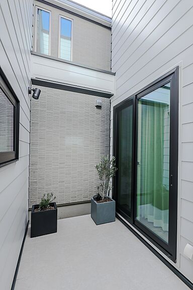 アスランの施工事例「中庭のあるシンプルデザインな家」の画像3