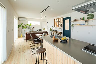 アスランの施工事例「土間とアイランドキッチンがあるお家」の画像1