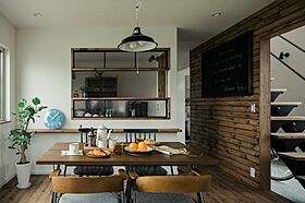 アスランの施工事例「玄関土間があるインダストリアルなお家」の画像1