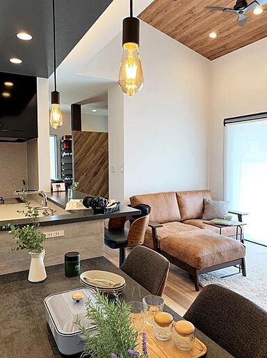 カノウヤの施工事例「インダストリアルな雰囲気あふれる平屋のお家」の画像1