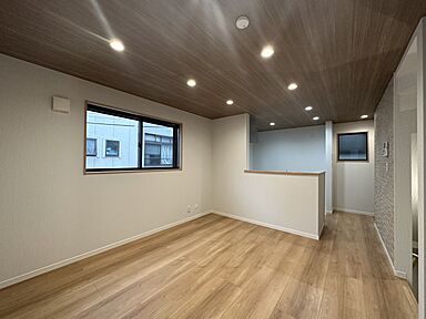 OZ's株式会社の施工事例「狭小建築面積 7坪の家」の画像