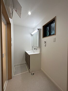 OZ's株式会社の施工事例「狭小建築面積 7坪の家」の画像3