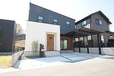 OZ's株式会社の施工事例「ISLAND TYPE KITCHEN アイランドカウンターのある家」の画像