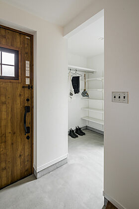 OZ's株式会社の施工事例「ISLAND TYPE KITCHEN アイランドカウンターのある家」の画像5