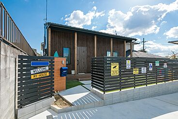 OZ's株式会社の施工事例「木の組み合わせがクールな家」の画像