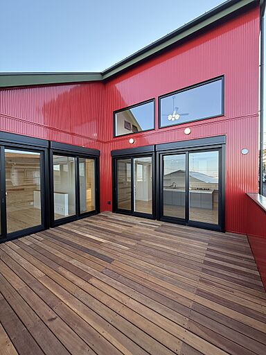 OZ's株式会社の施工事例「THREE STORY SPACE 3つの顔を持つ、暖かく木の温もりを感じる家」の画像4