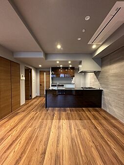 OZ's株式会社の施工事例「URBAN STYLE TILE タイルを生かしたアーバンスタイル」の画像